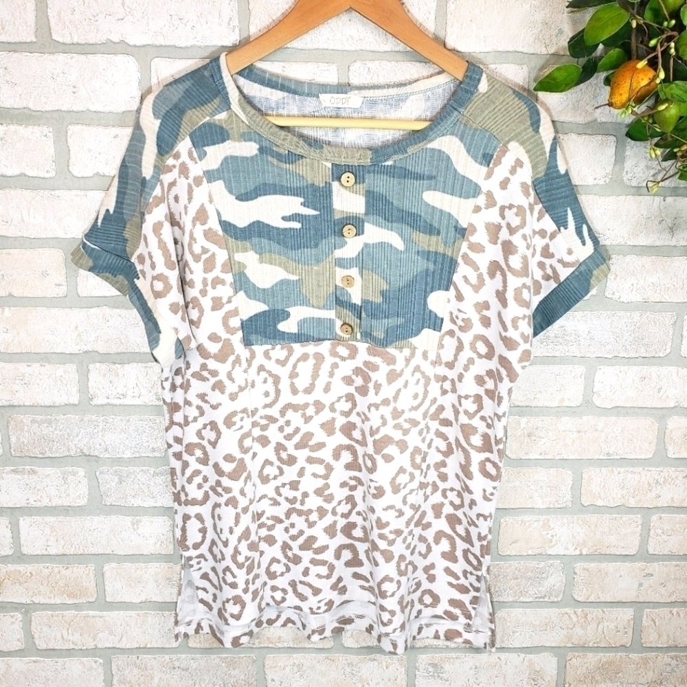 ODDY Camo/Leopard Short Sleeve Top Size S